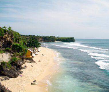 6 Pantai Terpencil Mengajak Anda ke Pulau Mempesona Bali